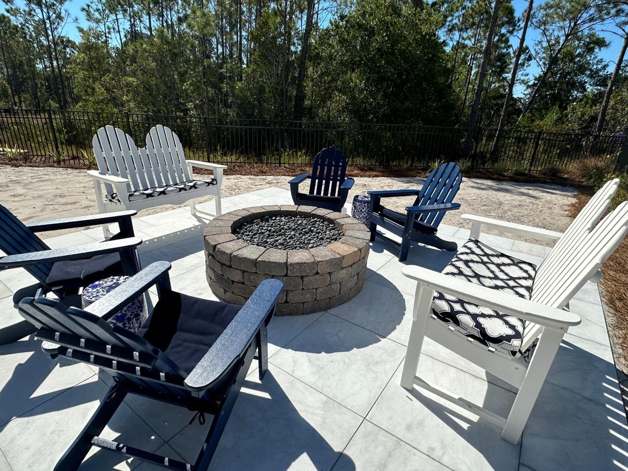 Whiskey Sands - Luxury By Gulf State Park, Great Views, Walk To And Restaurants, Beautiful Pool, Fenced Yard! Hébergement de vacances