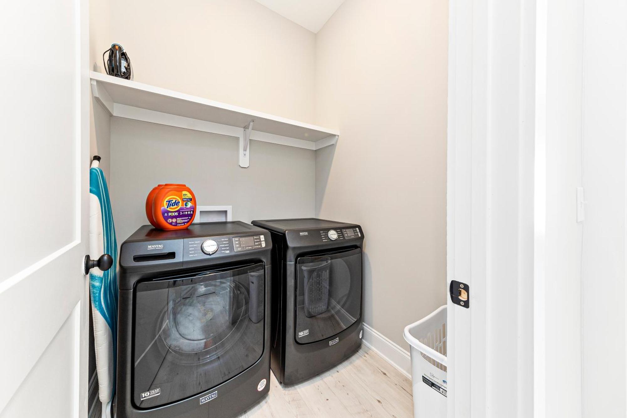 Whiskey Sands - Luxury By Gulf State Park, Great Views, Walk To And Restaurants, Beautiful Pool, Fenced Yard! Orange Beach